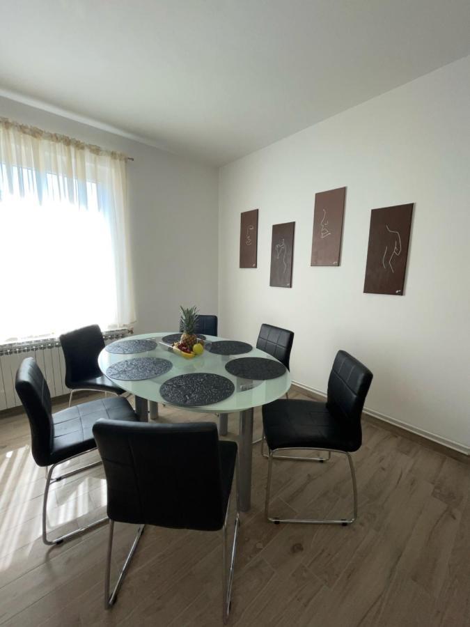 Apartman Varea Ližnjan Exteriör bild