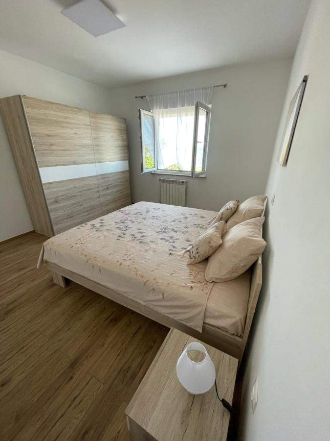 Apartman Varea Ližnjan Exteriör bild