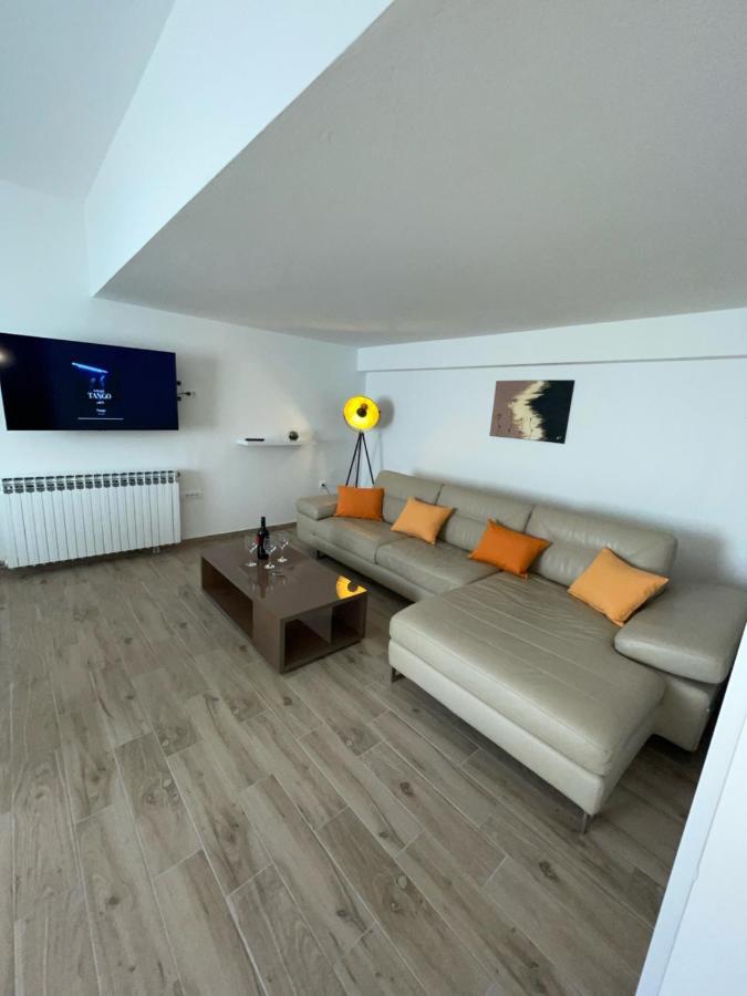 Apartman Varea Ližnjan Exteriör bild