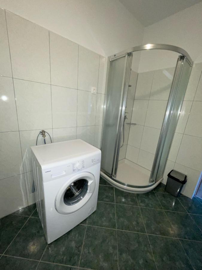 Apartman Varea Ližnjan Exteriör bild