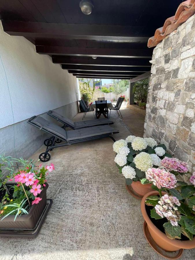 Apartman Varea Ližnjan Exteriör bild