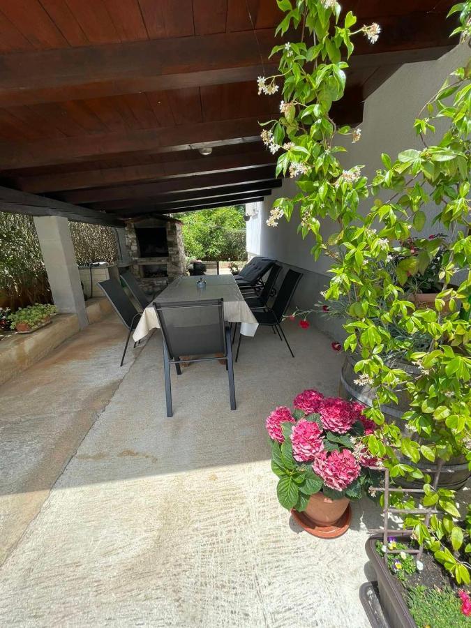 Apartman Varea Ližnjan Exteriör bild